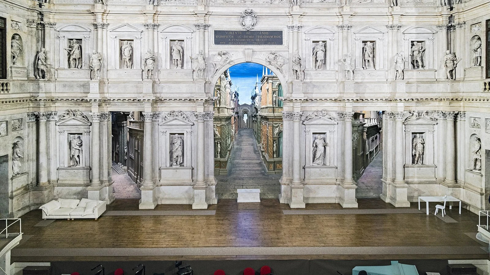 “Il filosofo di campagna” al Teatro Olimpico: il 14 settembre la lirica entra nel capolavoro di Palladio