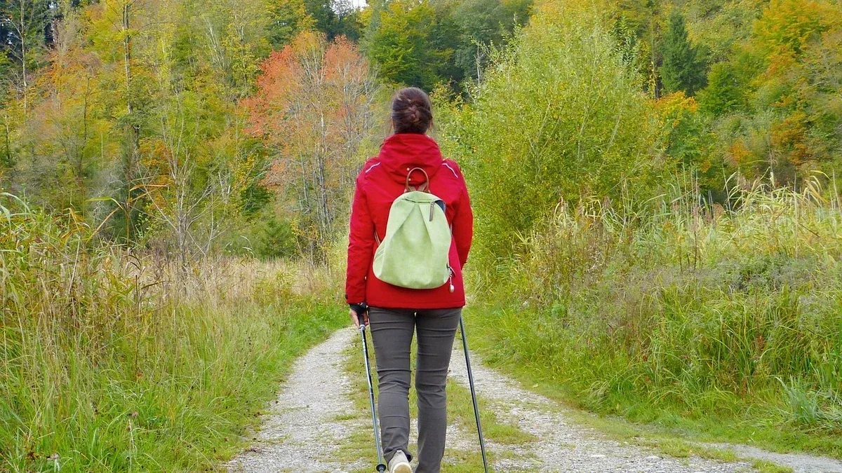Abbigliamento per Nordic Walking: come vestirsi a strati nelle uscite ordinarie