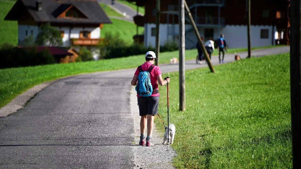 Riscaldamento prima del Nordic Walking: una sequenza semplice per prepararsi