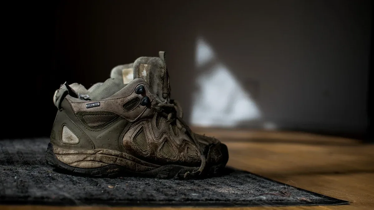 Scarpe da camminata bagnate: come asciugarle e conservarle dopo l’uscita