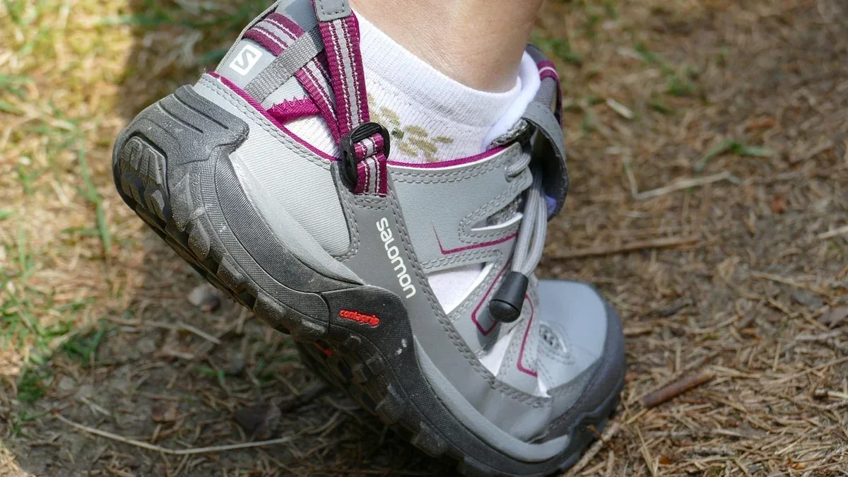 Laccioli sganciabili per Nordic Walking: cosa verificare nella chiusura